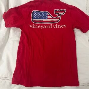 Vineyard Vines
 Boys T-Shirt red with Flag 8-10